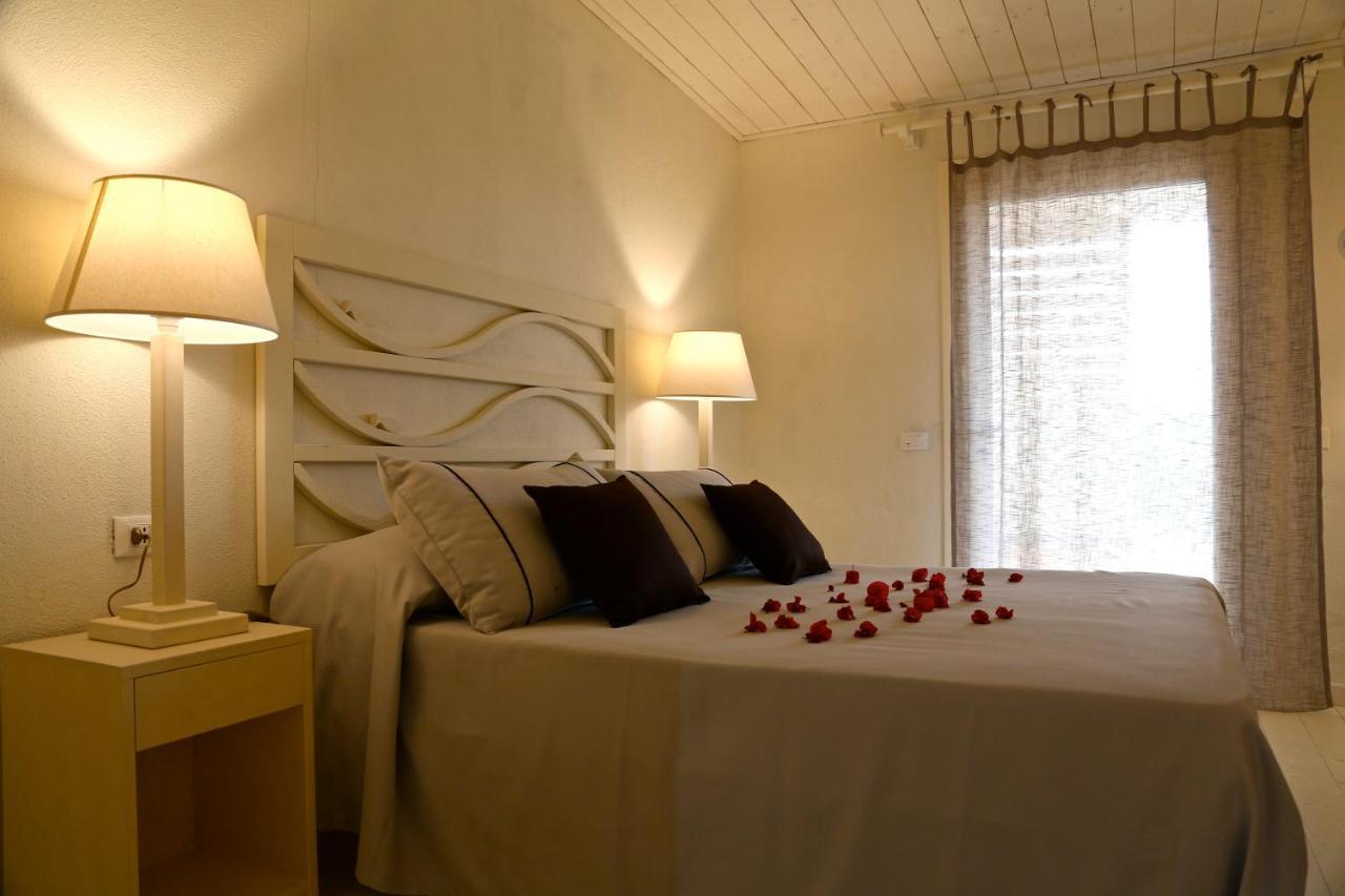 Residence Les Oliviers Porto Azzurro Extérieur photo