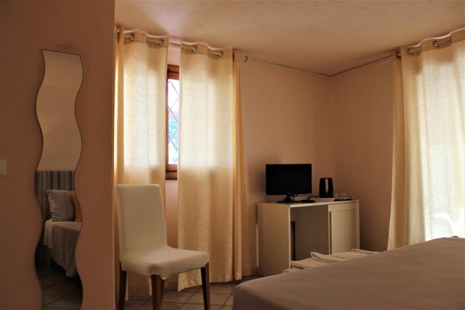 Residence Les Oliviers Porto Azzurro Extérieur photo